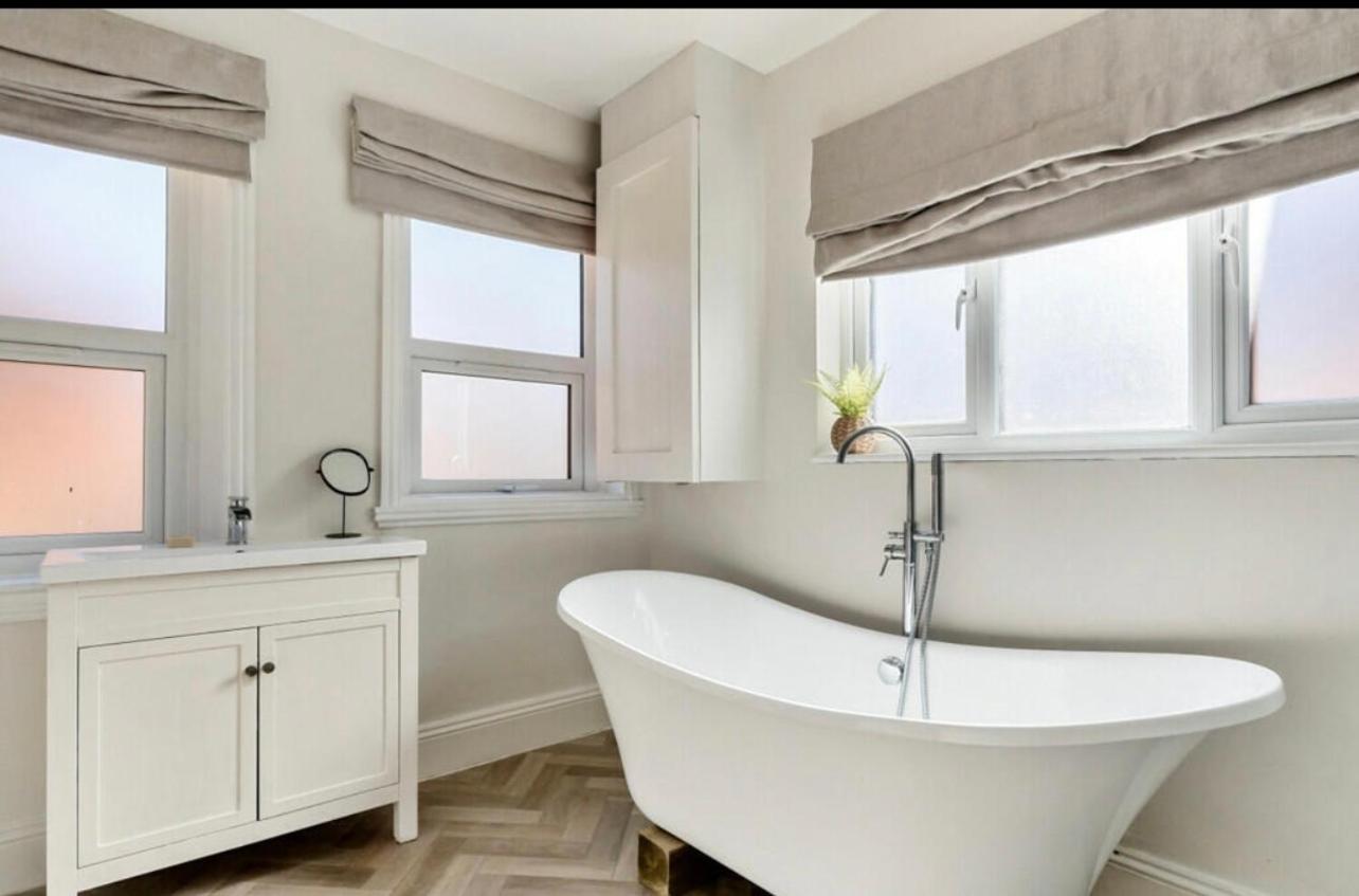 Freshly Renovated 2 Bedroom Apartment 10 Mins From Cotswolds Child Friendly Great Location With Plenty Of Nearby Free Parking Freestanding Bath And Outdoor Private Terrace Area Evesham Extérieur photo